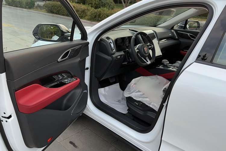 Used Hongqi HS3 2023 1.5T Two-Wheel Drive Shanwei Edition Interior 2
