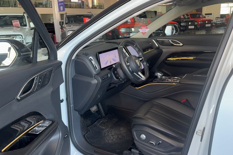Used Hongqi HS3 2023 2.0T All-Wheel-Drive Youwei Version Interior 2
