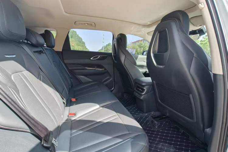 Used Hongqi HS3 2023 1.5T Two-Wheel Drive Shanwei Edition Interior 3