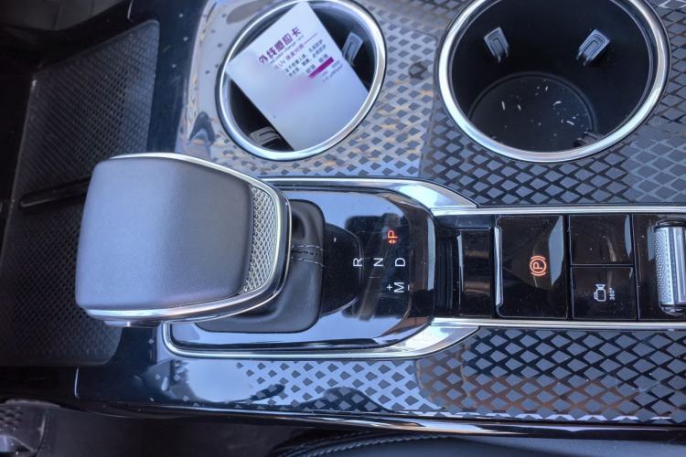 Used Hongqi HS3 2023 1.5T Two-Wheel Drive Shanwei Edition Interior 3