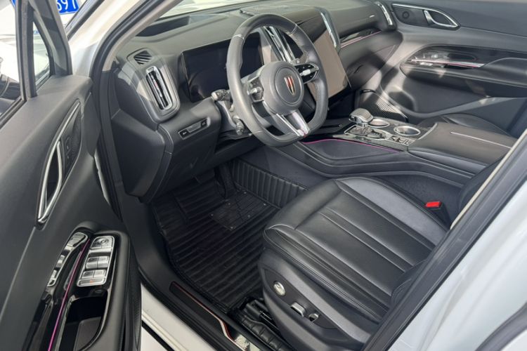 Used Hongqi HS3 2023 2.0T All-Wheel-Drive Youwei Version Interior 4