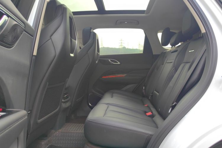 Used Hongqi HS3 2023 2.0T All-Wheel-Drive Youwei Version Interior 4