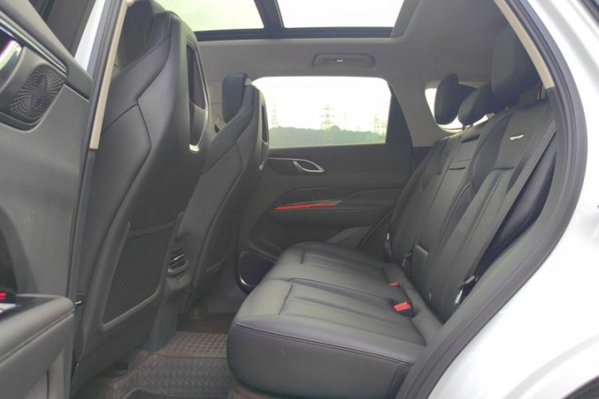 Used Hongqi HS3 2023 2.0T All-Wheel-Drive Youwei Version Interior 4