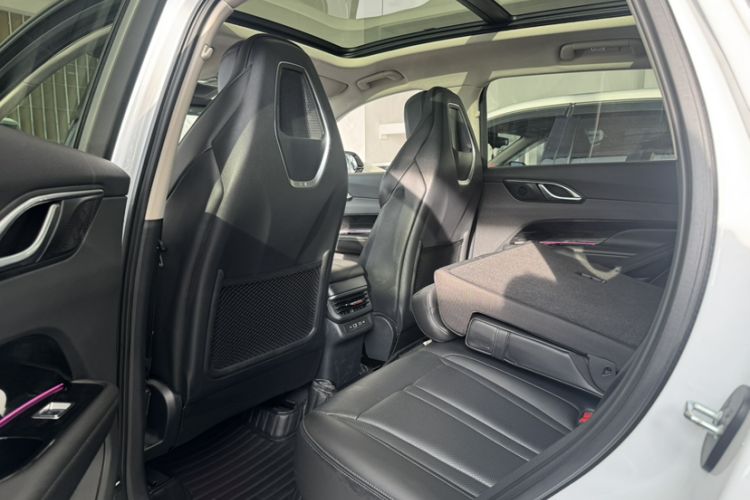 Used Hongqi HS3 2023 2.0T All-Wheel-Drive Youwei Version Interior 5