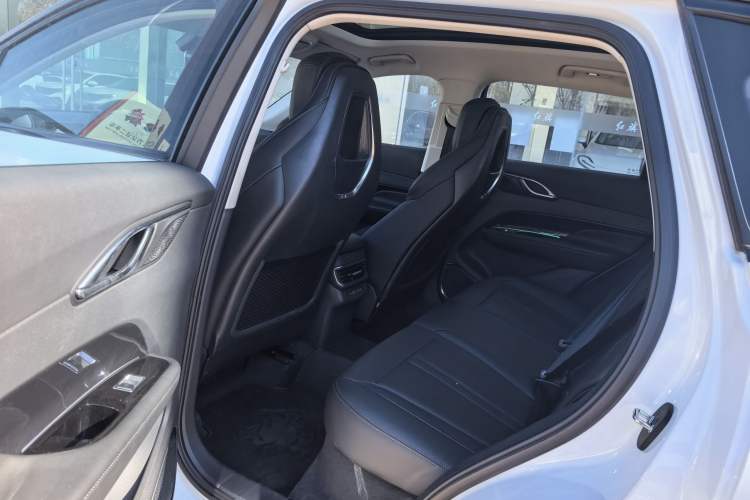 Used Hongqi HS3 2023 1.5T Two-Wheel Drive Shanwei Edition Interior 5