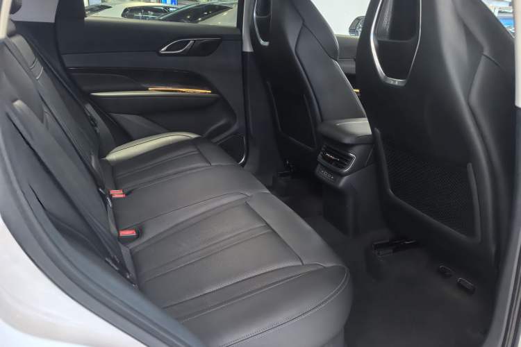 Used Hongqi HS3 2023 2.0T All-Wheel-Drive Youwei Version Interior 5