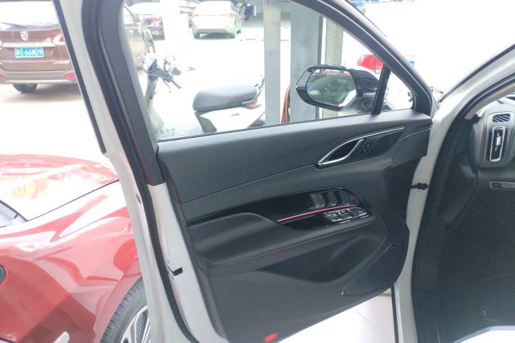Used Hongqi HS3 2023 2.0T All-Wheel-Drive Youwei Version Interior 7