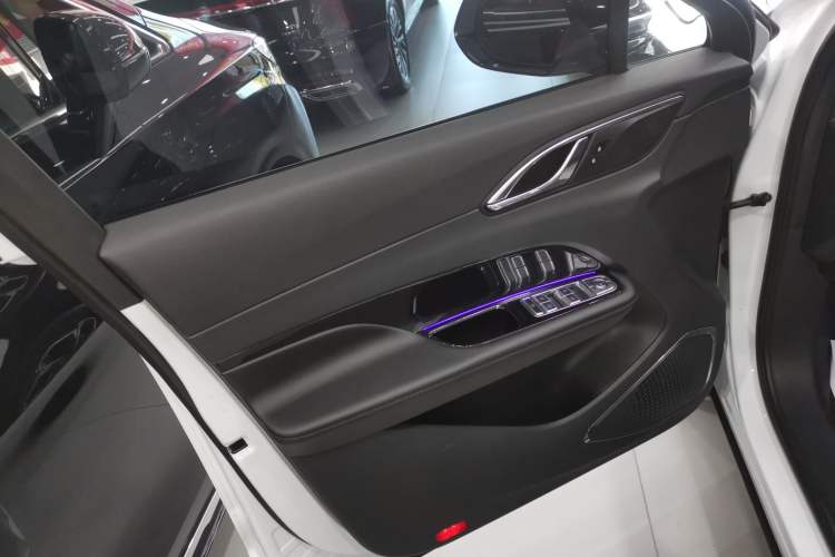 Used Hongqi HS3 2023 1.5T Two-Wheel Drive Shanwei Edition Interior 7