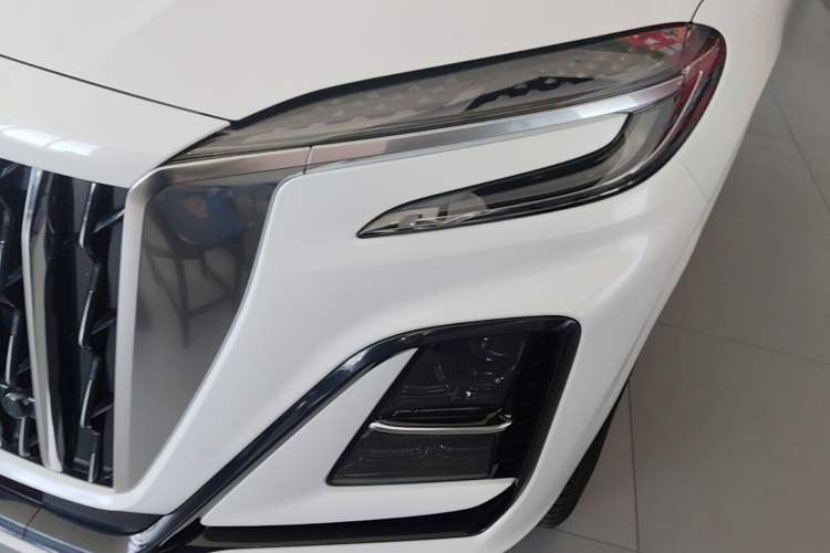 Used Hongqi HS3 2023 1.5T Two-Wheel Drive Shanwei Edition Left Front Headlight