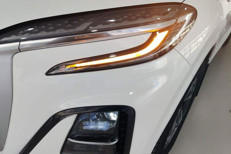 Used Hongqi HS3 2023 1.5T Two-Wheel Drive Shanwei Edition Left Front Headlight