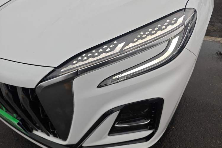 Used Hongqi HS3 2023 1.5T Two-Wheel Drive Shanwei Edition Left Front Headlight