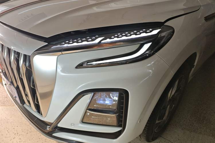 Used Hongqi HS3 2023 2.0T All-Wheel-Drive Youwei Version Left Front Headlight