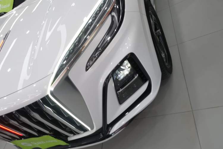 Used Hongqi HS3 2023 1.5T Two-Wheel Drive Shanwei Edition Left Front Headlight