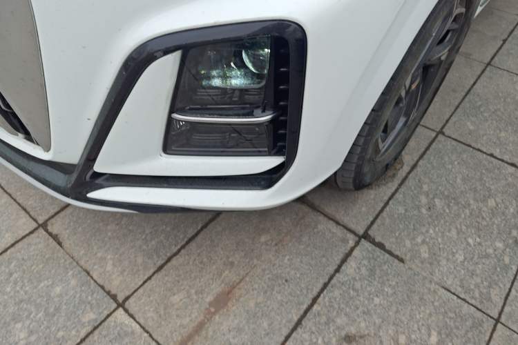 Used Hongqi HS3 2023 1.5T Two-Wheel Drive Shanwei Edition Left Front Headlight