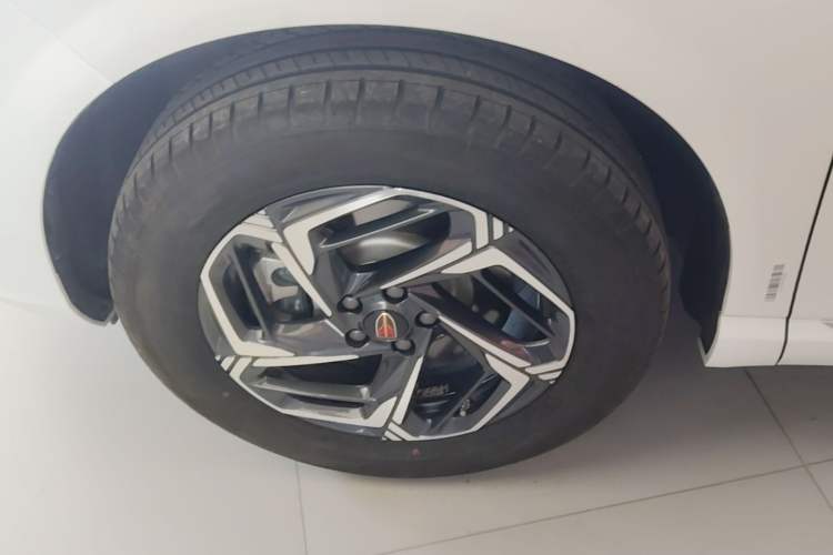 Used Hongqi HS3 2023 1.5T Two-Wheel Drive Shanwei Edition Left Front Wheel Hub