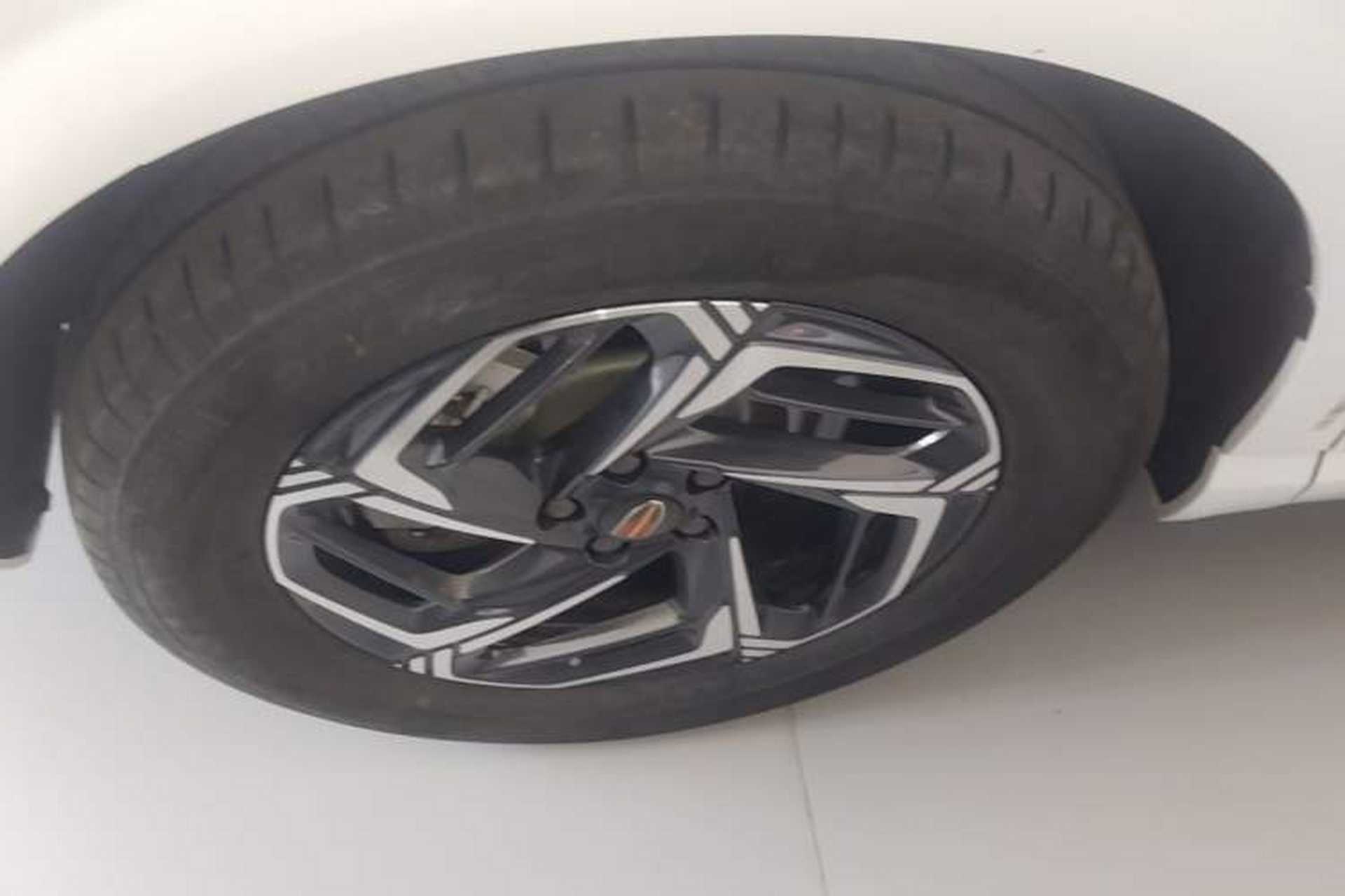 Used Hongqi HS3 2023 1.5T Two-Wheel Drive Shanwei Edition Left Front Wheel Hub