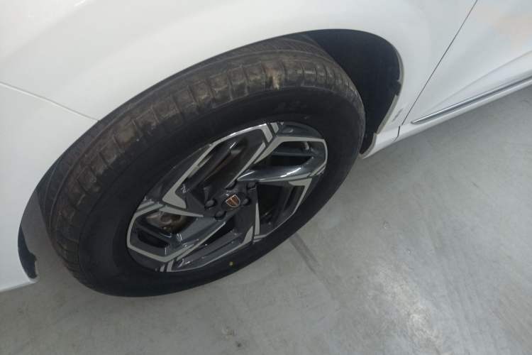 Used Hongqi HS3 2023 1.5T Two-Wheel Drive Shanwei Edition Left Front Wheel Hub
