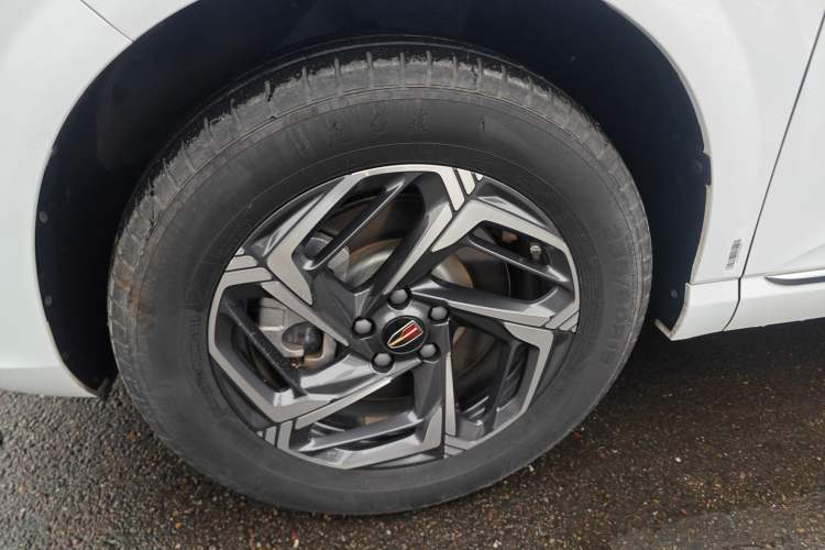 Used Hongqi HS3 2023 1.5T Two-Wheel Drive Shanwei Edition Left Front Wheel Hub