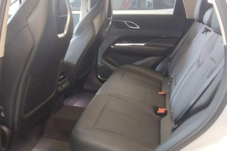 Used Hongqi HS3 2023 1.5T Two-Wheel Drive Shanwei Edition Left Rear Seat