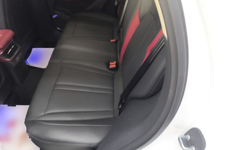 Used Hongqi HS3 2023 1.5T Two-Wheel Drive Shanwei Edition Left Rear Seat