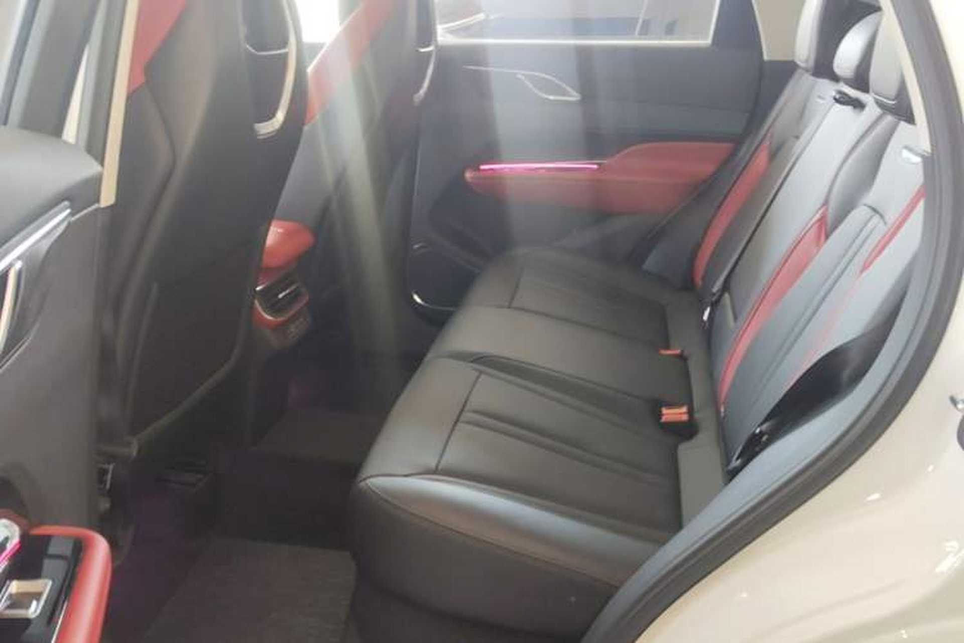 Used Hongqi HS3 2023 1.5T Two-Wheel Drive Shanwei Edition Left Rear Seat