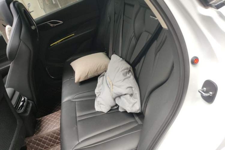 Used Hongqi HS3 2023 1.5T Two-Wheel Drive Shanwei Edition Left Rear Seat