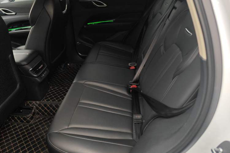 Used Hongqi HS3 2023 1.5T Two-Wheel Drive Shanwei Edition Left Rear Seat