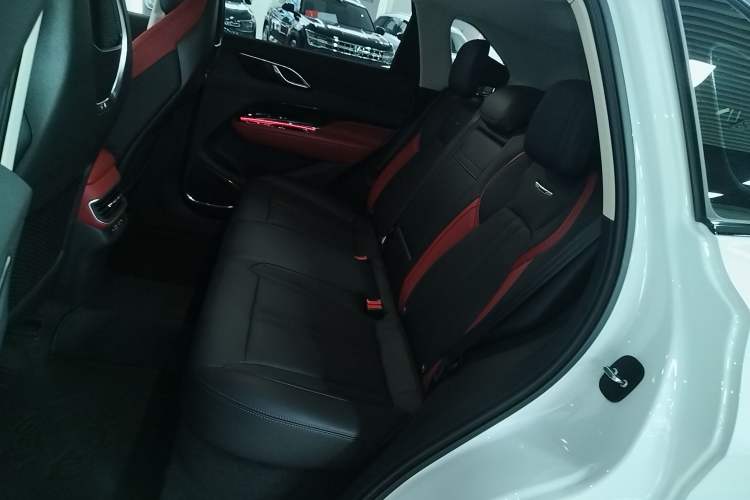 Used Hongqi HS3 2023 1.5T Two-Wheel Drive Shanwei Edition Left Rear Seat