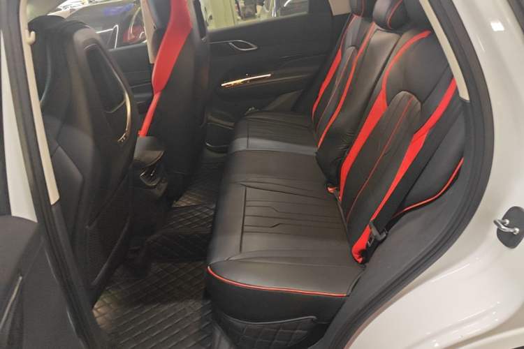 Used Hongqi HS3 2023 1.5T Two-Wheel Drive Shanwei Edition Left Rear Seat