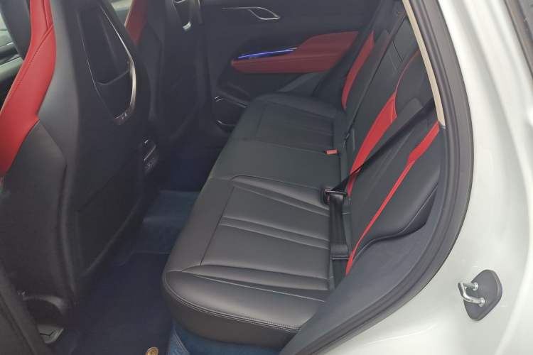 Used Hongqi HS3 2023 1.5T Two-Wheel Drive Shanwei Edition Left Rear Seat