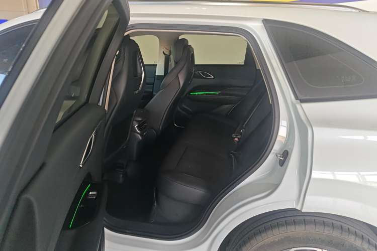 Used Hongqi HS3 2023 1.5T Two-Wheel Drive Shanwei Edition Left Rear Seat
