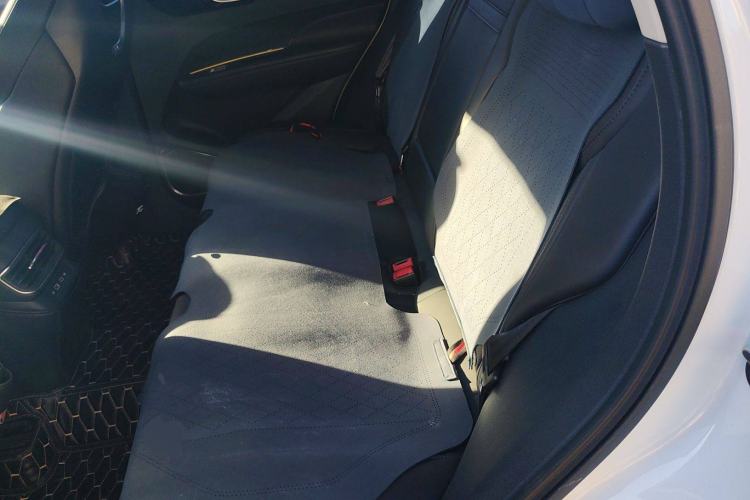 Used Hongqi HS3 2023 1.5T Two-Wheel Drive Shanwei Edition Left Rear Seat