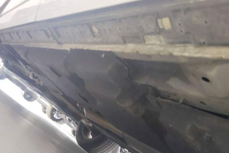 Used Hongqi HS3 2023 1.5T Two-Wheel Drive Shanwei Edition Left Side Sill