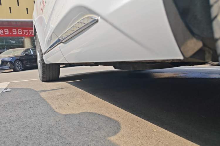 Used Hongqi HS3 2023 2.0T All-Wheel-Drive Youwei Version Left Side Sill