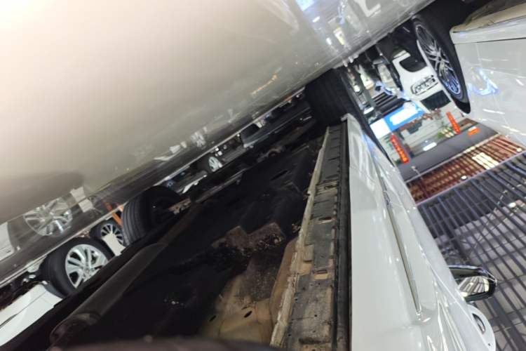 Used Hongqi HS3 2023 1.5T Two-Wheel Drive Shanwei Edition Left Side Sill