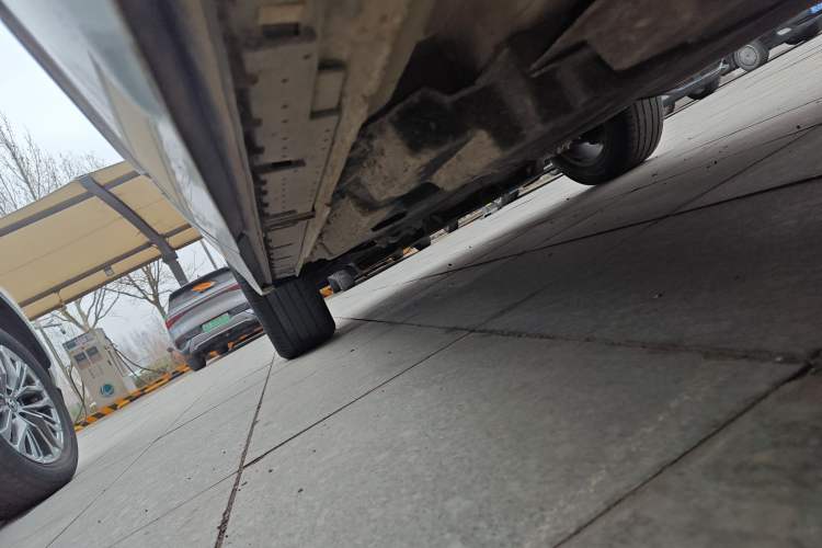 Used Hongqi HS3 2023 1.5T Two-Wheel Drive Shanwei Edition Left Side Sill
