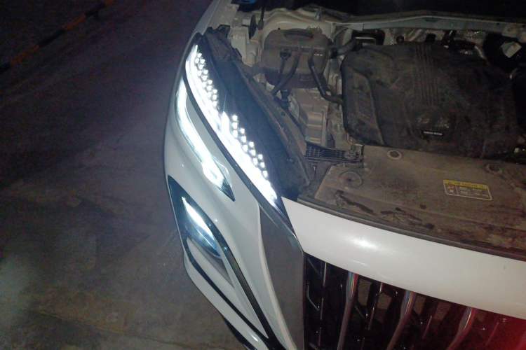 Used Hongqi HS3 2023 1.5T Two-Wheel Drive Shanwei Edition Right Front Headlight