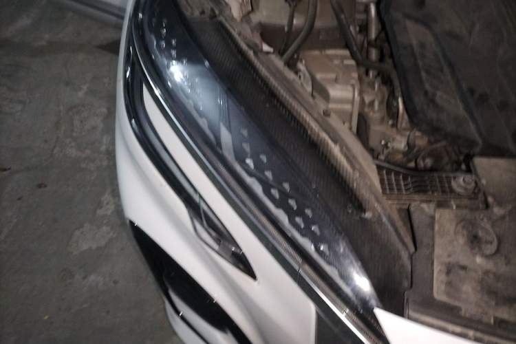 Used Hongqi HS3 2023 1.5T Two-Wheel Drive Shanwei Edition Right Front Headlight