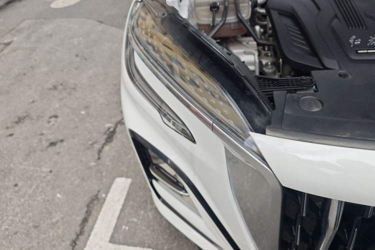 Used Hongqi HS3 2023 1.5T Two-Wheel Drive Shanwei Edition Right Front Headlight