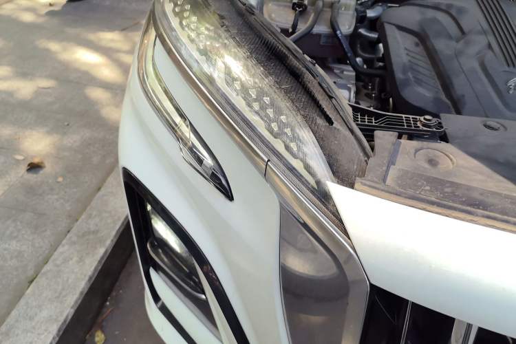Used Hongqi HS3 2023 1.5T Two-Wheel Drive Shanwei Edition Right Front Headlight