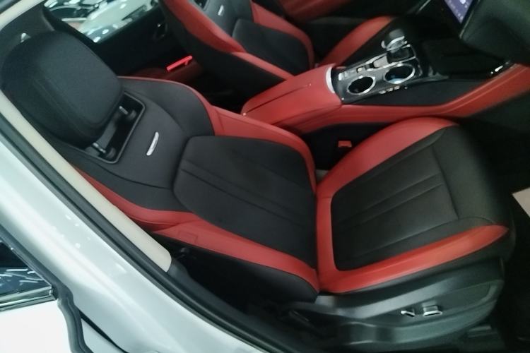 Used Hongqi HS3 2023 1.5T Two-Wheel Drive Shanwei Edition Right Front Seat