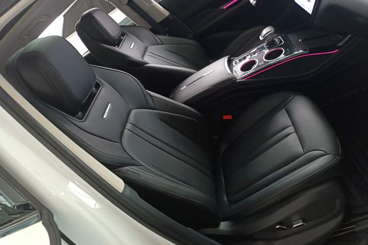 Used Hongqi HS3 2023 2.0T All-Wheel-Drive Youwei Version Right Front Seat