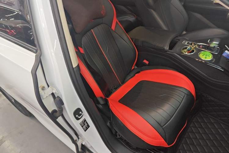 Used Hongqi HS3 2023 1.5T Two-Wheel Drive Shanwei Edition Right Front Seat