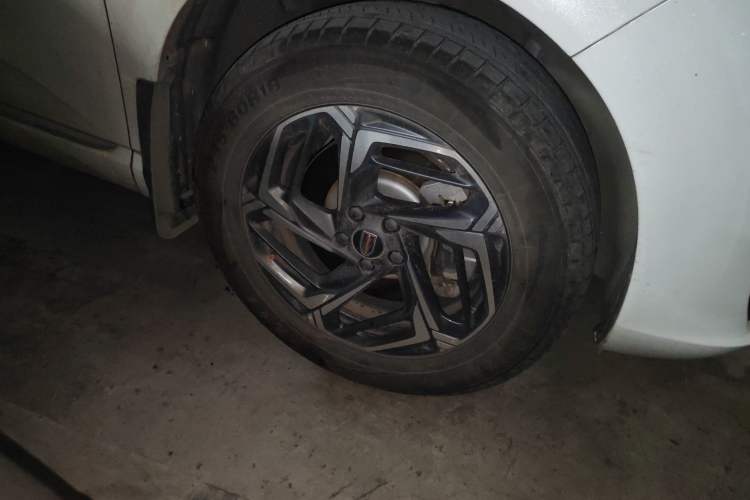 Used Hongqi HS3 2023 1.5T Two-Wheel Drive Shanwei Edition Right Front Wheel Hub