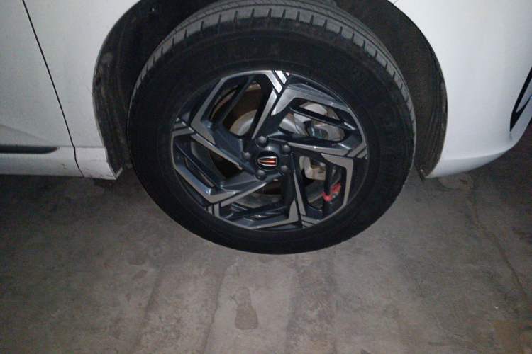 Used Hongqi HS3 2023 1.5T Two-Wheel Drive Shanwei Edition Right Front Wheel Hub