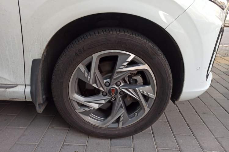 Used Hongqi HS3 2023 2.0T All-Wheel-Drive Youwei Version Right Front Wheel Hub