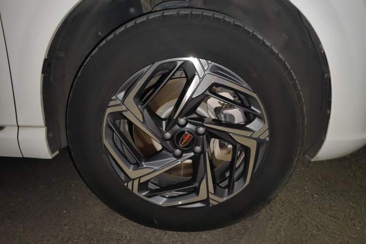 Used Hongqi HS3 2023 1.5T Two-Wheel Drive Shanwei Edition Right Front Wheel Hub