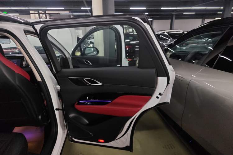 Used Hongqi HS3 2023 1.5T Two-Wheel Drive Shanwei Edition Right Rear Door Interior