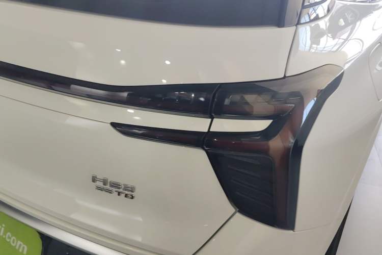 Used Hongqi HS3 2023 1.5T Two-Wheel Drive Shanwei Edition Right Rear Taillight