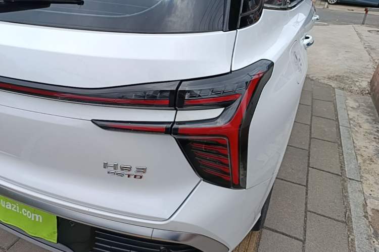 Used Hongqi HS3 2023 1.5T Two-Wheel Drive Shanwei Edition Right Rear Taillight